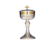 Smooth silver ciborium with chiselled bunch of grapes