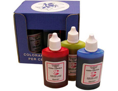 Yellow, blue and red dye for liquid wax