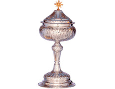 Chiselled silver ciborium