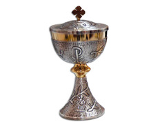 Copón with cordero and crismón engraved