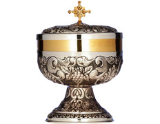 Silver ciborium with beveled grapes