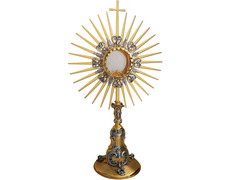 Golden metal monstrance with virile