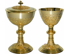Offer set of chalice, ciborium and paten