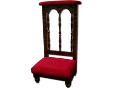 Kneeler in dark wood finish