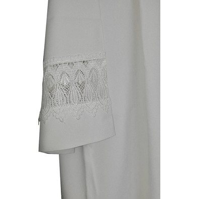 Alb with pleats and guipure lace white