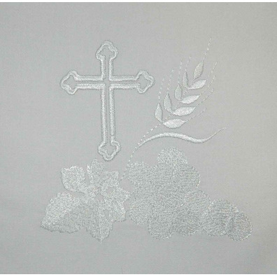 Set of altar cloths with white embroidery | Catholic Church