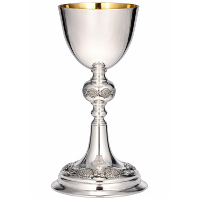 Smooth silver goblet with chiselled fish