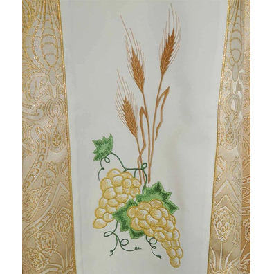 Chasuble golden color Divine Mercy