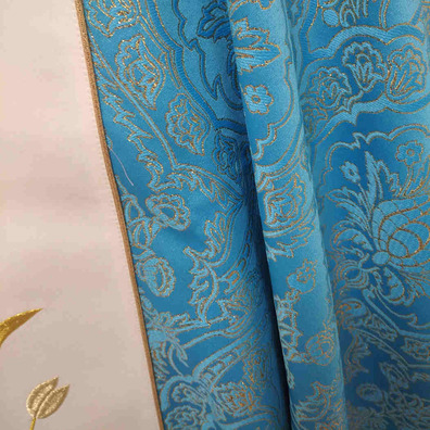 Marian chasuble with blue embroidered central stolon