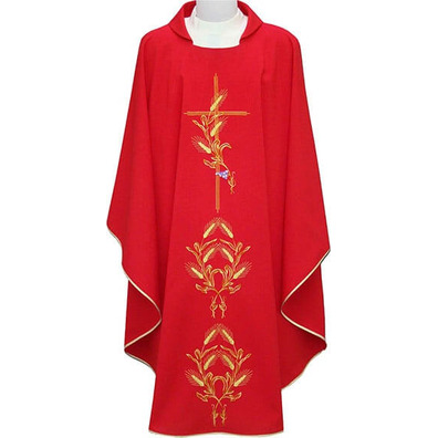 Chasuble with golden embroidery red