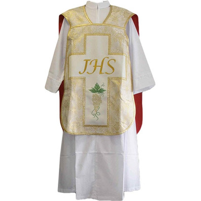 Roman chasuble in beige and golden color brocade