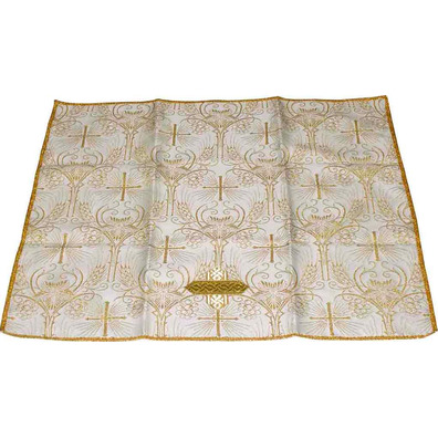 Roman chasuble in beige and golden color brocade