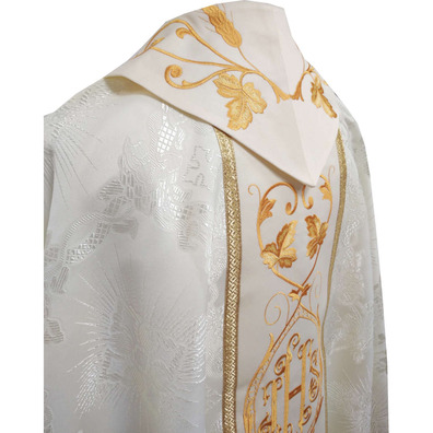 Catholic chasuble for sale | Embroidered collar beige