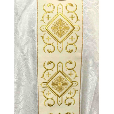White velvet chasuble with collar and stolon