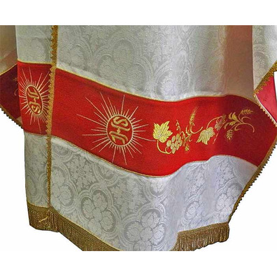 Shoulder cloth with embroidered central stolon