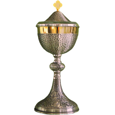 Ciborium with lid in chiselled metal and gold plating