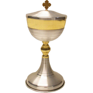 Metal ciborium with gold bath in knot and cup