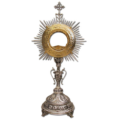 Custody chiselled with golden virile