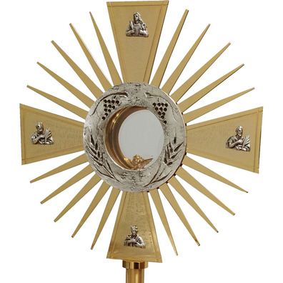 Monstrance with chiseled grapes and wheat