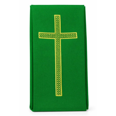 Stolon with green embroidered golden cross