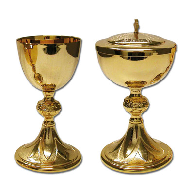 Metal ciborium with lid with Cross