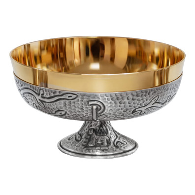 Paten with cord and Crismón engraved