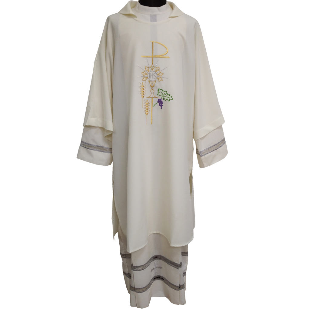 Christian dalmatic | Catholic diaconal attire